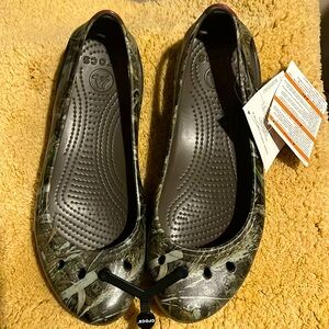 Crocs size 10 color green